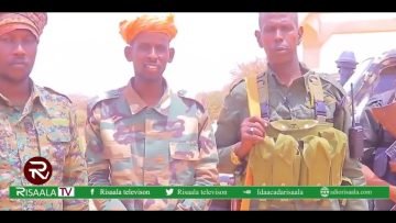 Ciidamo ka gadoodsan mushaar la’aan oo xirtay waddo muhiim ah