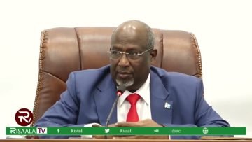 Kulankii baarlamaanka ee kalsooni siinta raiisal wasaaraha oo dib u dhacay iyo madaxweynaha &Gudo…